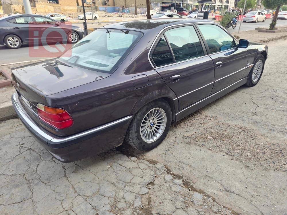 بي ام دبليو الفئة 7